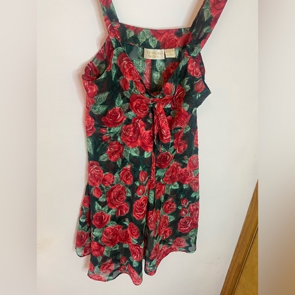 Victoria’s Secret Vintage Gold Label Rose Print Robe and Slip Pajama Set - Picture 11 of 12